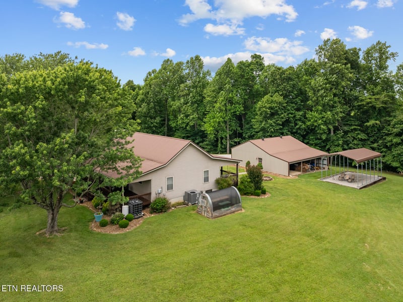 600 Dave Garrett Rd, Crossville, TN 38571
