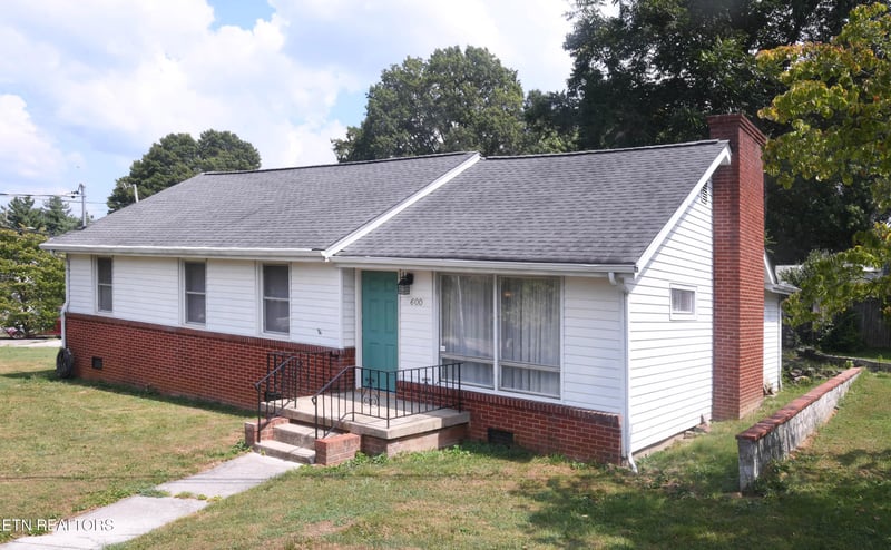 600 Glenoaks Dr, Knoxville, TN 37912