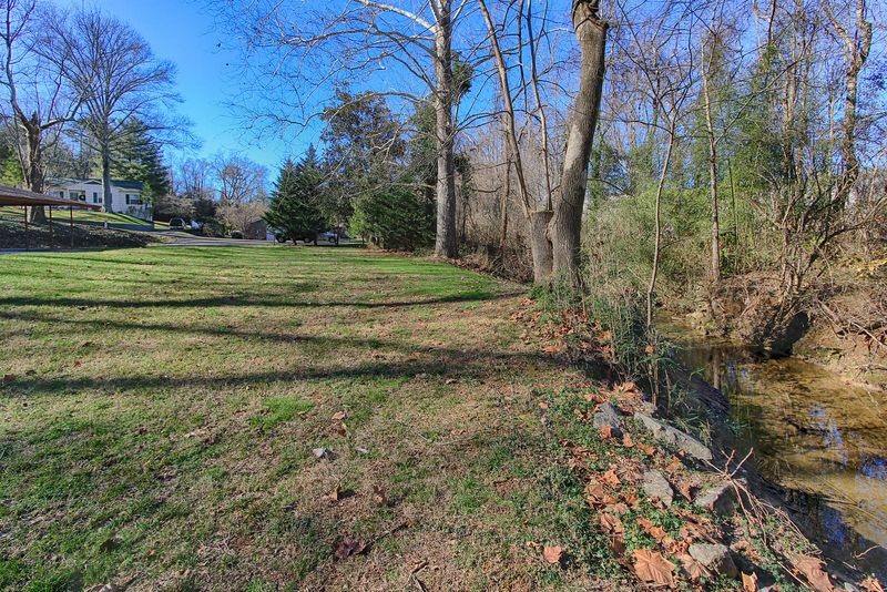 600 Hemlock Rd, Knoxville, TN 37919