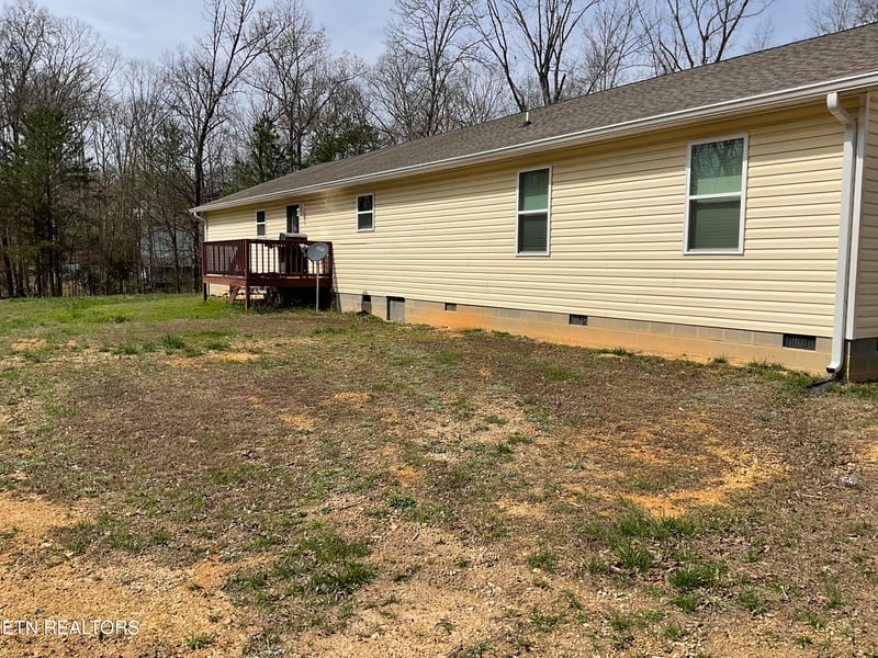 600 Hilltop Dr, Niota, TN 37826