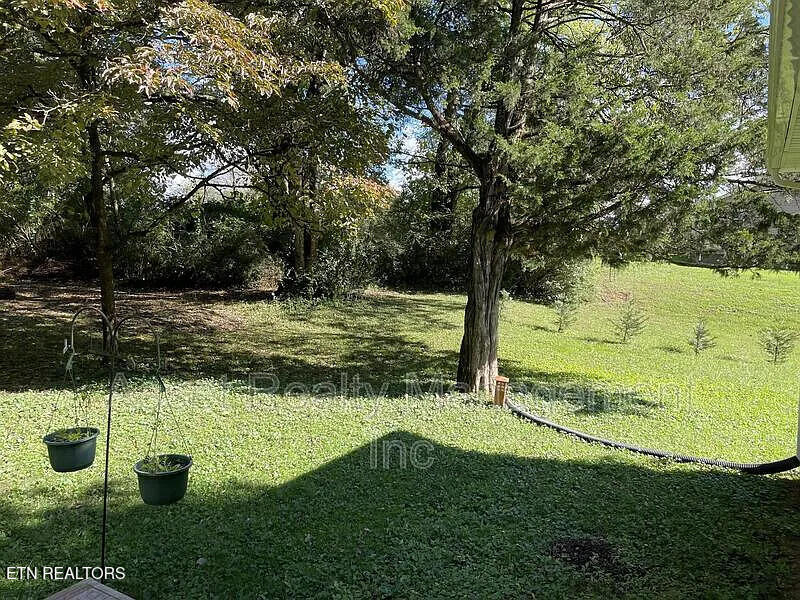 600 Jim Conner Rd, Lenoir City, TN 37772