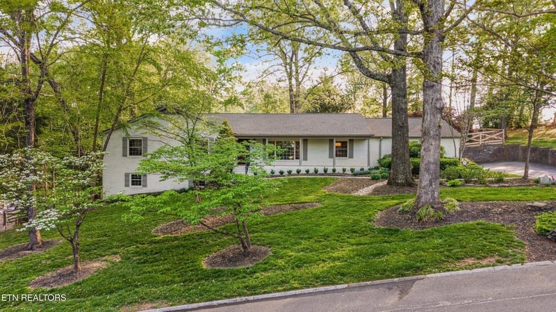600 Kempton Rd, Knoxville, TN 37909