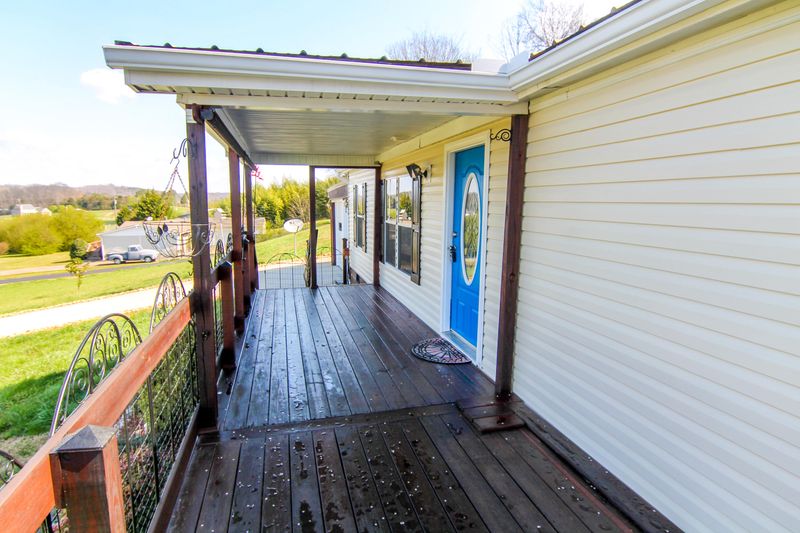600 Lake Dr, Loudon, TN 37774