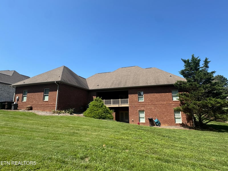600 Oak Chase Blvd, Lenoir City, TN 37772