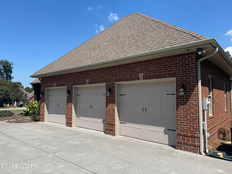 600 Oak Chase Blvd, Lenoir City, TN 37772