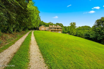 600 S Carter School Rd, Strawberry Plains, TN 37871