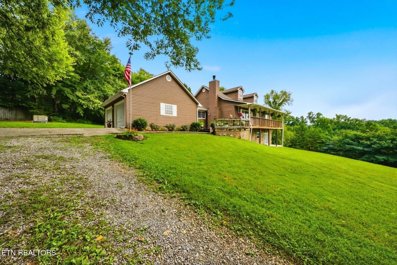 600 S Carter School Rd, Strawberry Plains, TN 37871