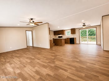 600 W 7th Ave, Lenoir City, TN 37771