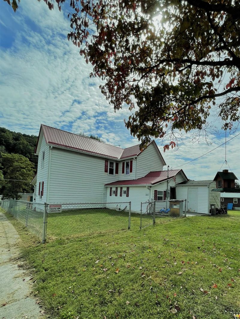 600 W Ash St, Lafollette, TN 37766