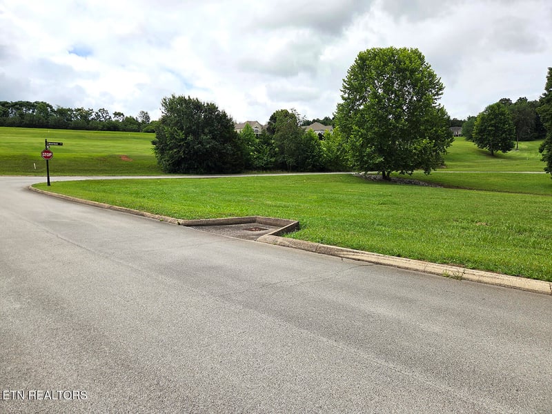 600 Wood Duck Dr, Vonore, TN 37885