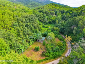 6001 Cherokee Indian Cir, Tallassee, TN 37878