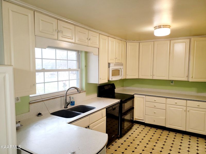 6004 Pamela Ln, Knoxville, TN 37920