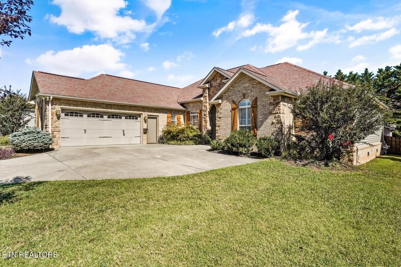6006 Stratford Park Blvd, Knoxville, TN 37912