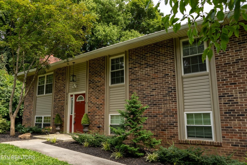 6008 Ridgewood Rd, Knoxville, TN 37918