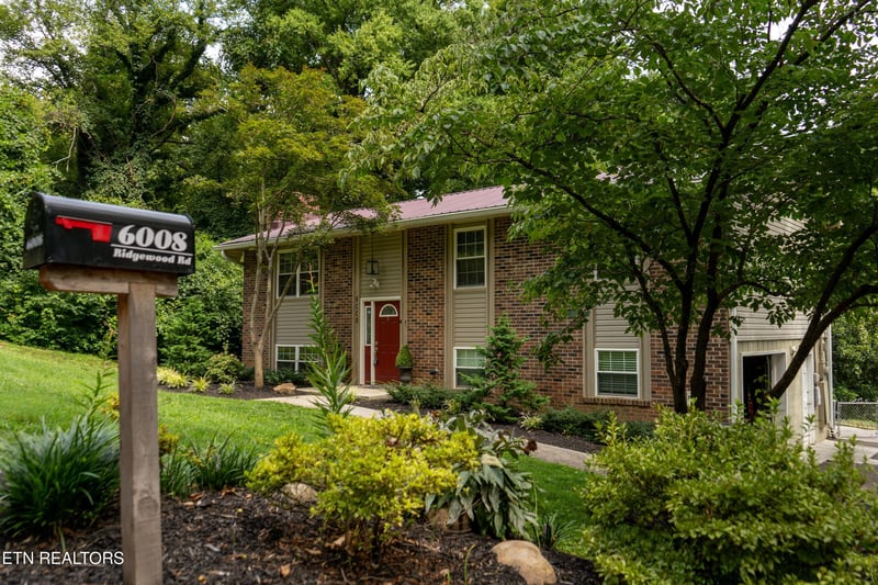 6008 Ridgewood Rd, Knoxville, TN 37918