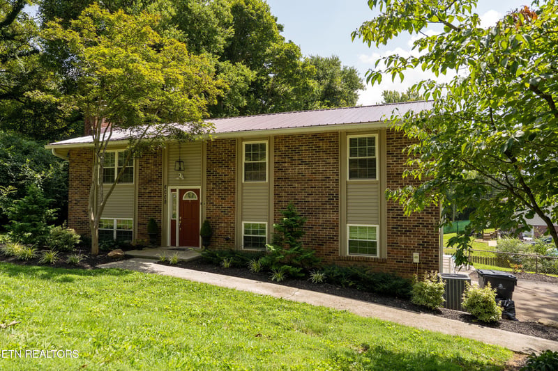 6008 Ridgewood Rd, Knoxville, TN 37918