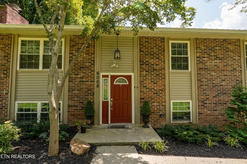6008 Ridgewood Rd, Knoxville, TN 37918