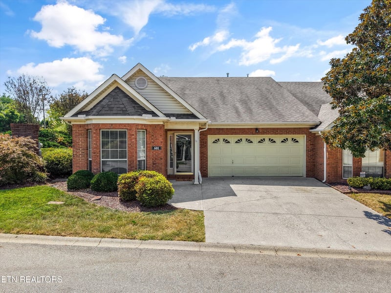 601 Applegate Ln, Farragut, TN 37934