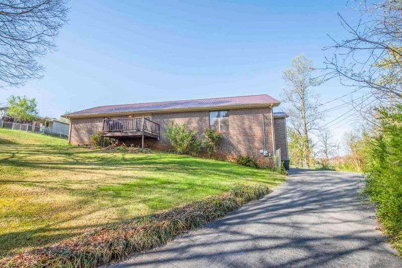 601 Lloyd St, Lenoir City, TN 37771
