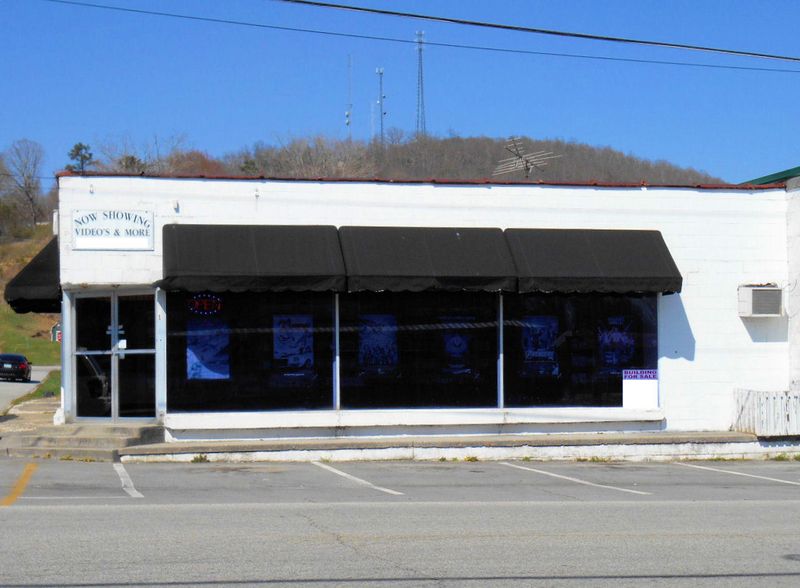 601 Main St, Wartburg, TN 37887
