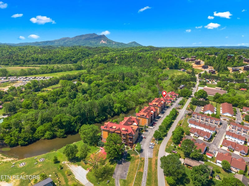 601 River Place Way #B101, Sevierville, TN 37862