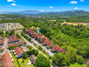 601 River Place Way #B101, Sevierville, TN 37862