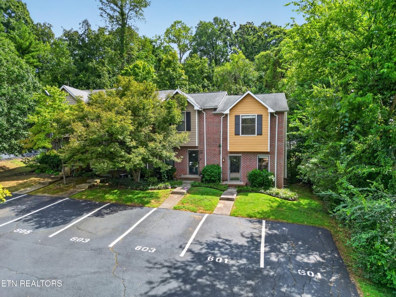 601 Shadywood Ln, Knoxville, TN 37923