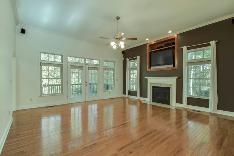 601 Tanasi Ln, Loudon, TN 37774