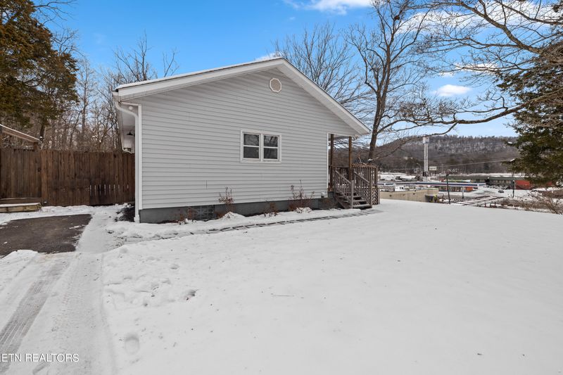 601 Wallace Ave, Rocky Top, TN 37769
