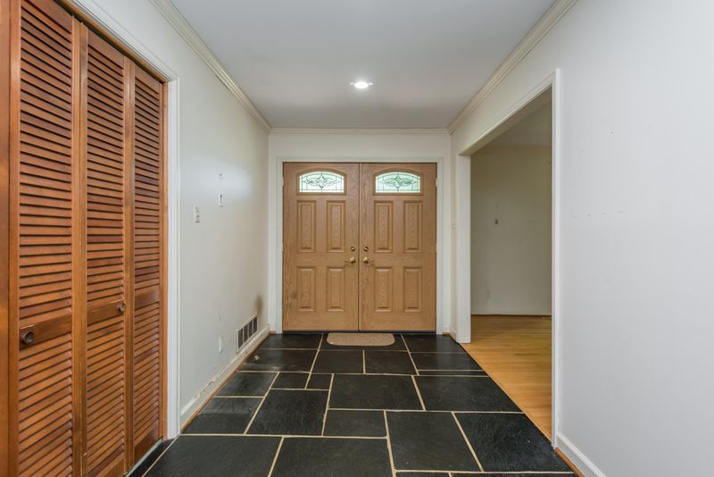 601 Westborough Rd, Knoxville, TN 37909