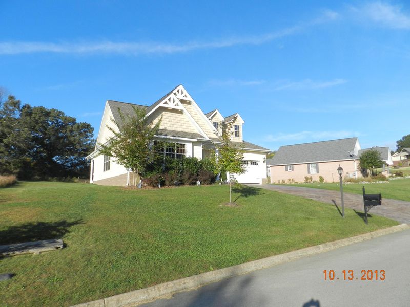 6011 Whisper Ridge Ln, Corryton, TN 37721
