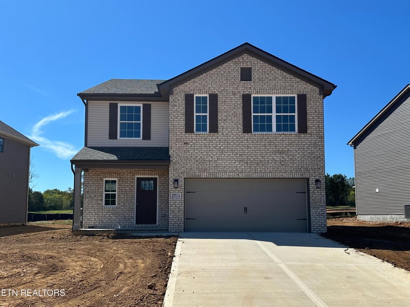 6015 Mountain Heights Ln, Corryton, TN 37721