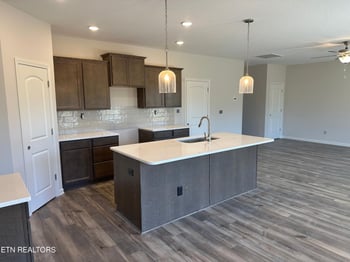 6015 Mountain Heights Ln, Corryton, TN 37721
