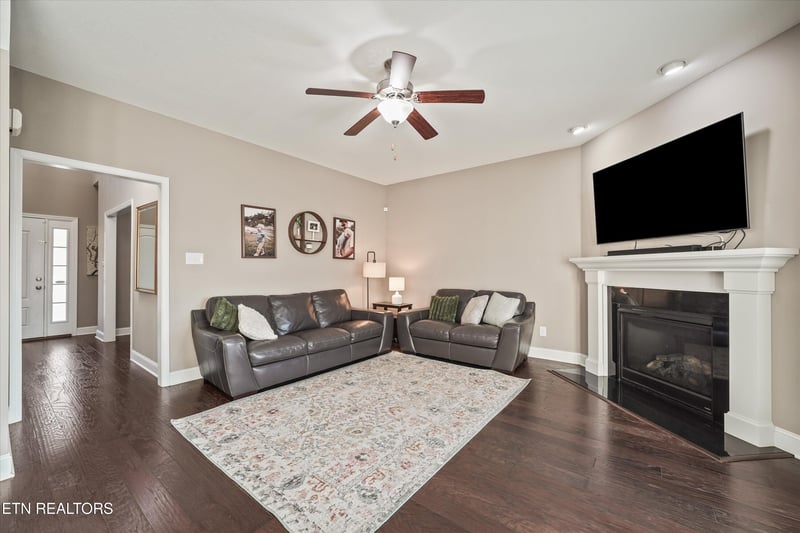 6016 Hollow View Ln, Knoxville, TN 37924