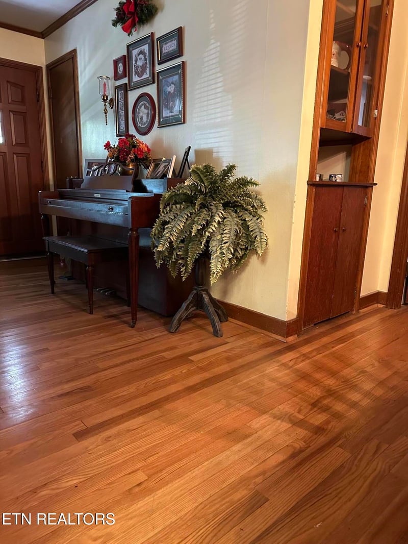 6016 Kaywood Rd, Knoxville, TN 37920