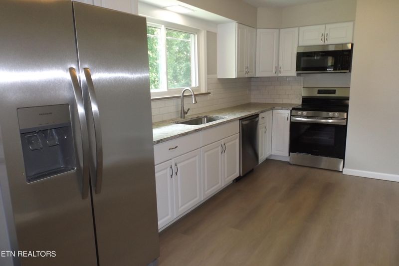 602 Cardinal St, Maryville, TN 37803