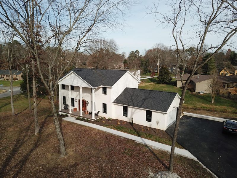 602 E Fox Den Dr, Knoxville, TN 37934