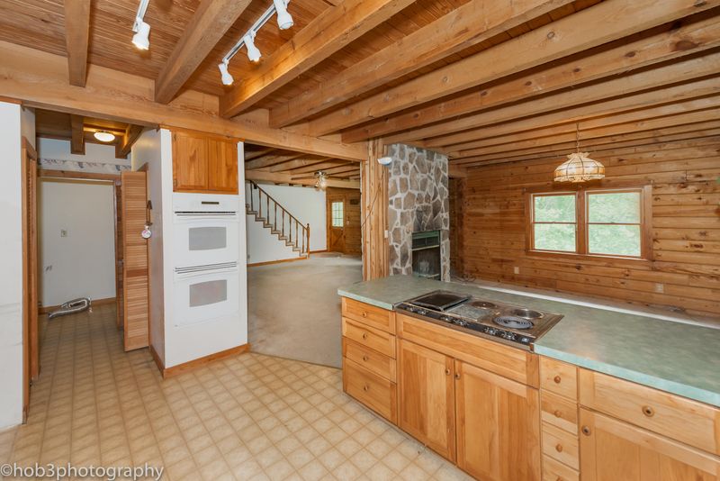 602 Pine Ridge Rd, Clinton, TN 37716