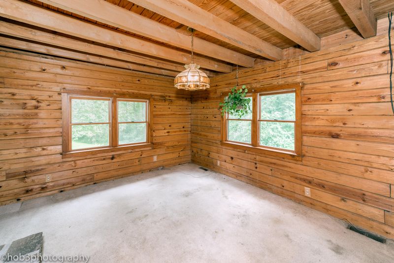 602 Pine Ridge Rd, Clinton, TN 37716