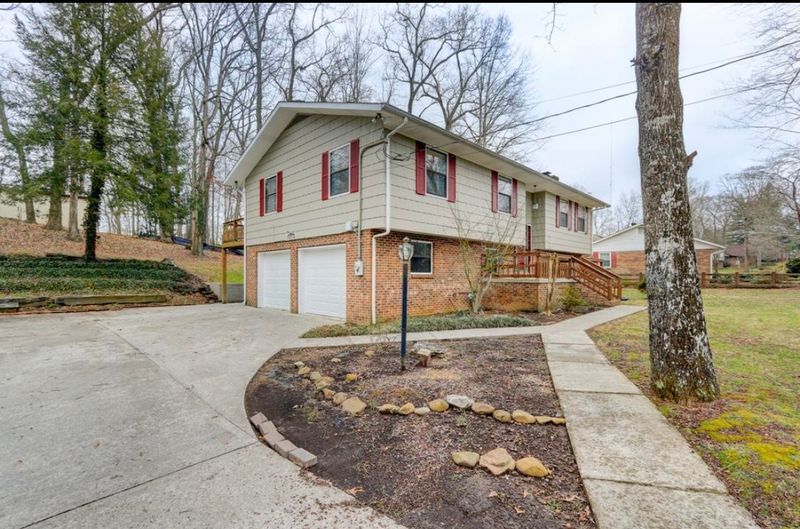 602 Timbercrest Dr, Clinton, TN 37716