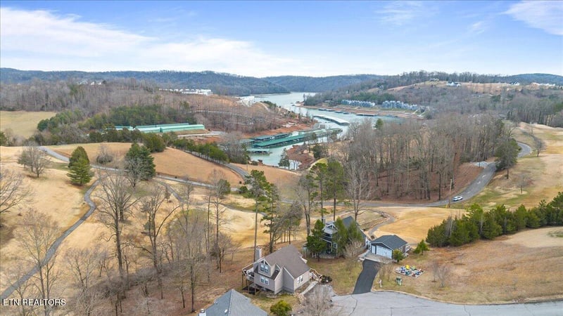 602 Wedgewood Ln, Lafollette, TN 37766