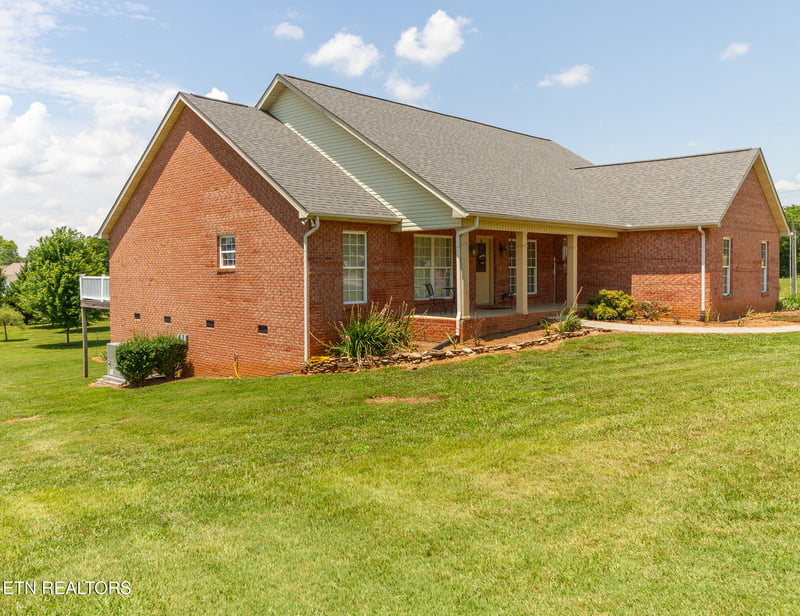602 Yellow Rose Ln, Maryville, TN 37803