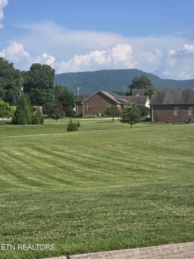 602 Yellow Rose Ln, Maryville, TN 37803