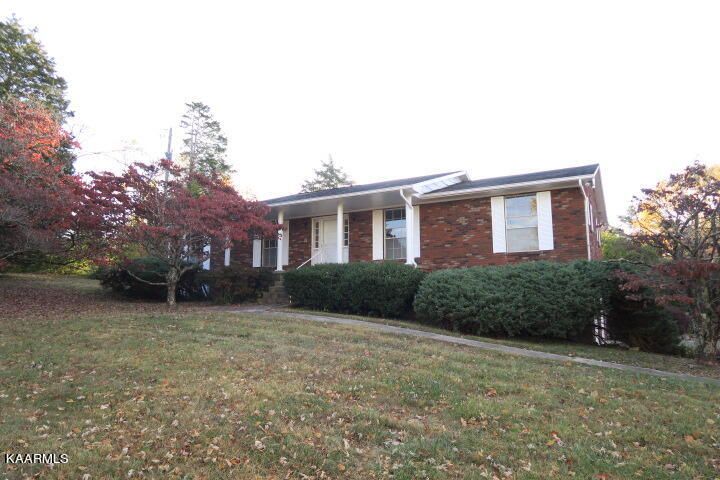 6020 Ridgeview Rd, Knoxville, TN 37918