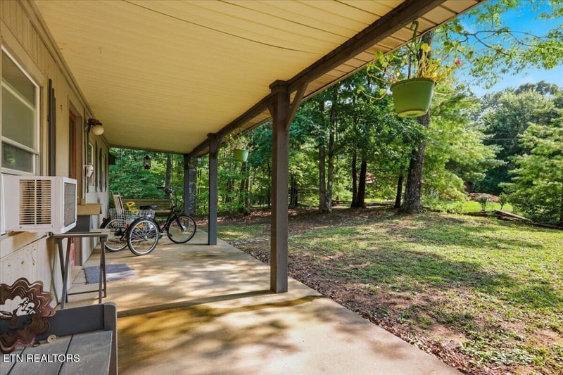 6021 Deer Trot Tr, Tallassee, TN 37878