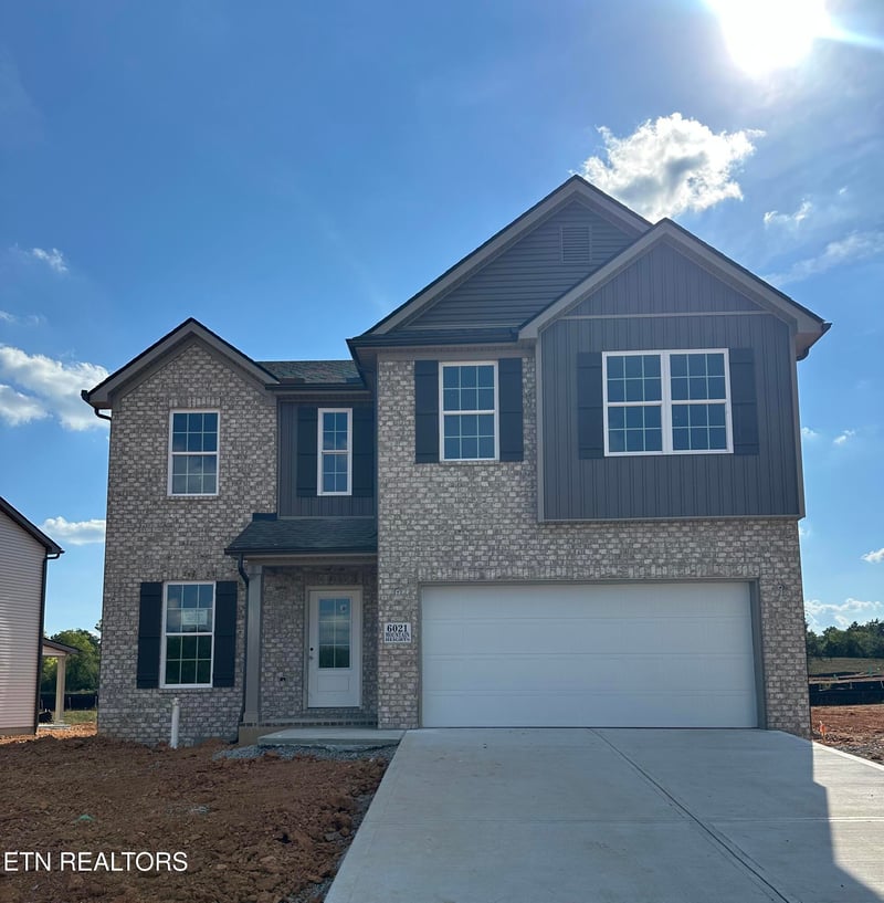 6021 Mountain Heights Ln, Corryton, TN 37721