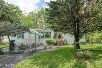 6028 Loch Loosa Dr, Crossville, TN 38572