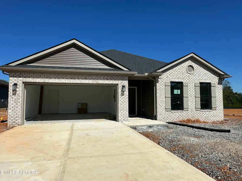 6028 Mountain Heights Ln, Corryton, TN 37721