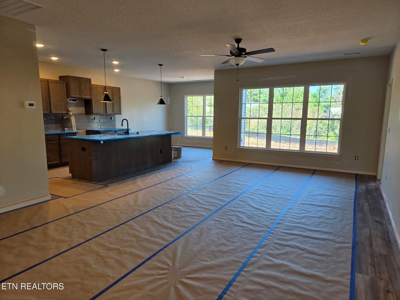 6028 Mountain Heights Ln, Corryton, TN 37721