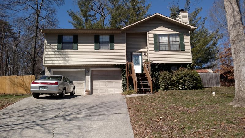 603 Bear Cub Ln, Clinton, TN 37716